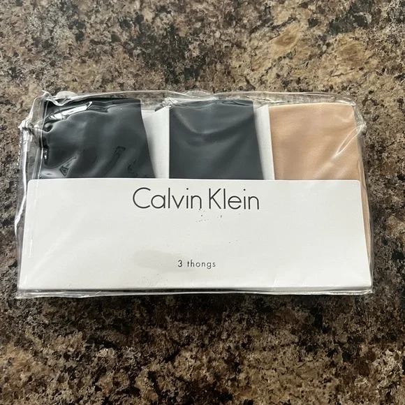 Calvin Klein Women's Invisibles Thong 3 pack - Picture 4 of 5